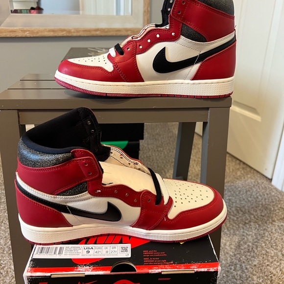 Aire Jordan 1 Retro High OG Chicago - Picture 2 of 9